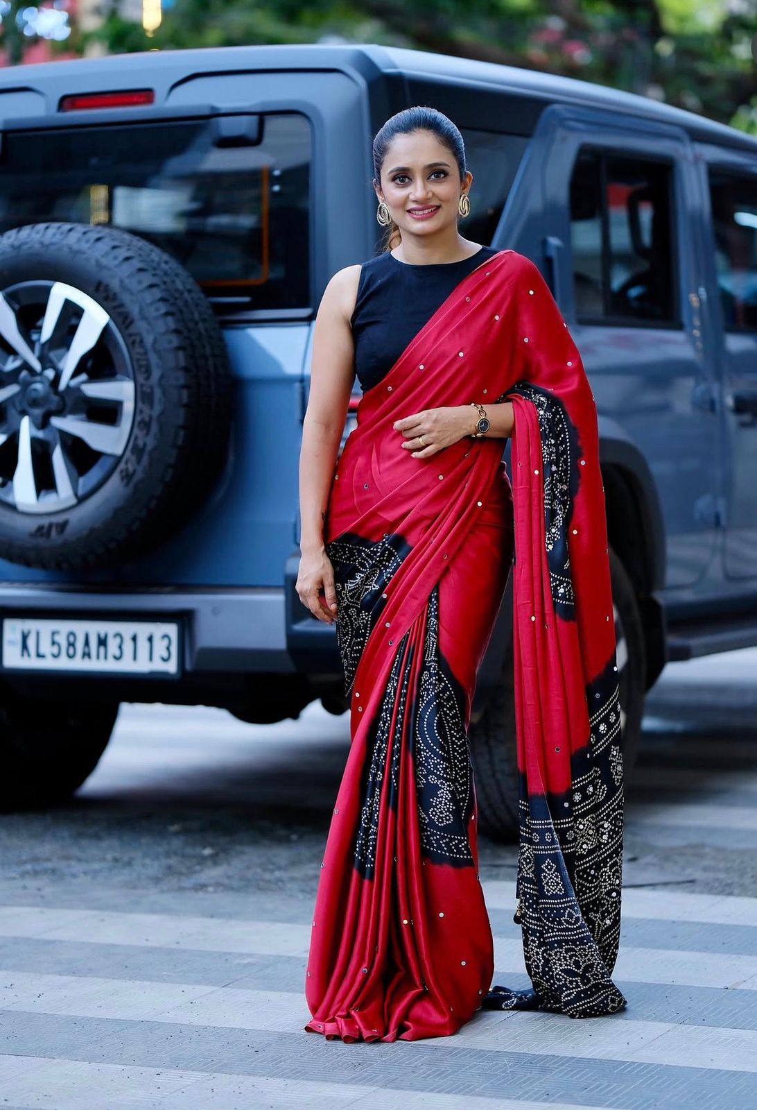 Red Bandhani Border Cotton Linen Saree by Magnite
