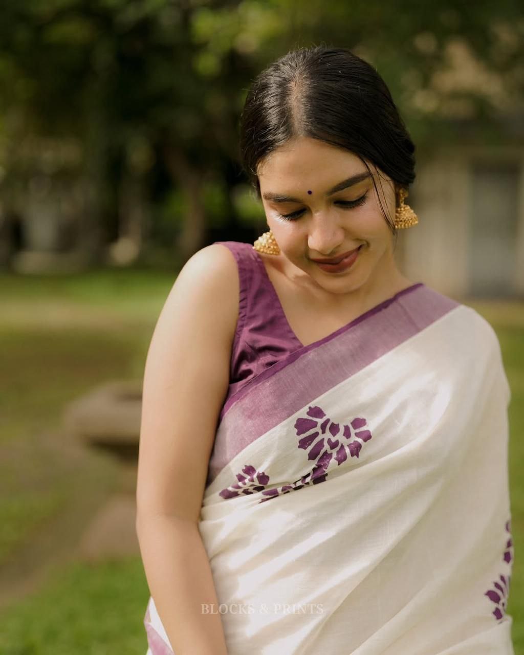 White Purple Floral Cotton Linen Saree with Border - Magnite (SE-1095)