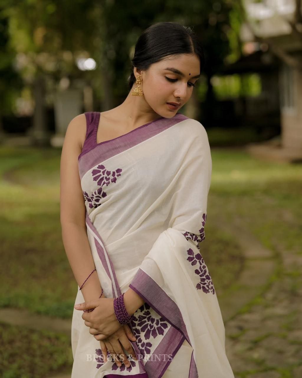 White Purple Floral Cotton Linen Saree with Border - Magnite (SE-1095)