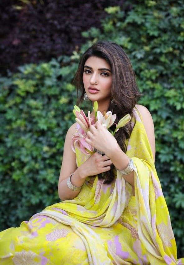 Yellow Floral Cotton Linen Saree with Lotus Print - Magnite (SE-1097)