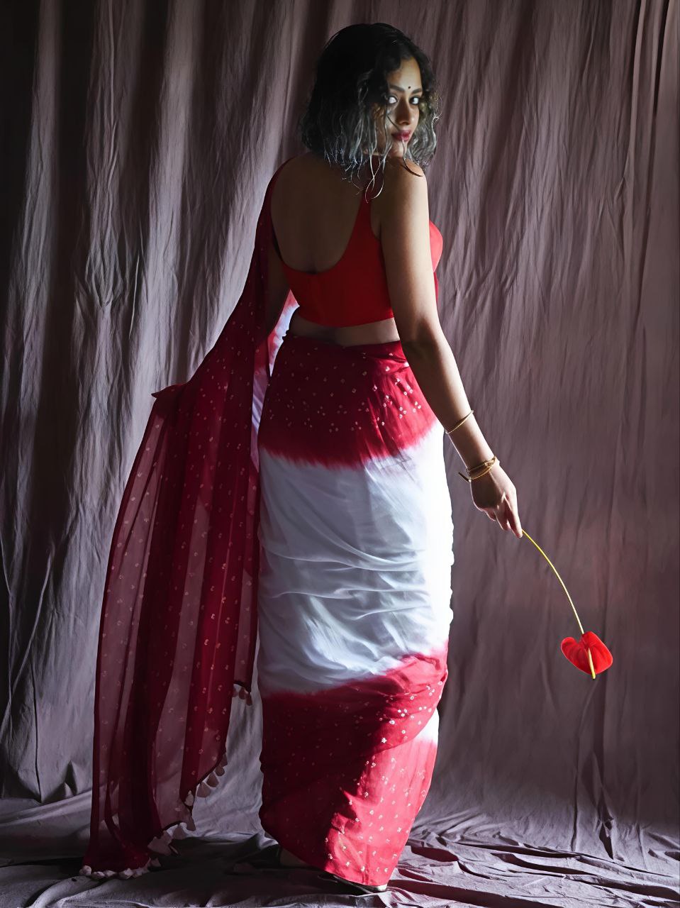 Red White Bandhani Dots Cotton Linen Saree with Tassel Border - Magnite (SE-1098)