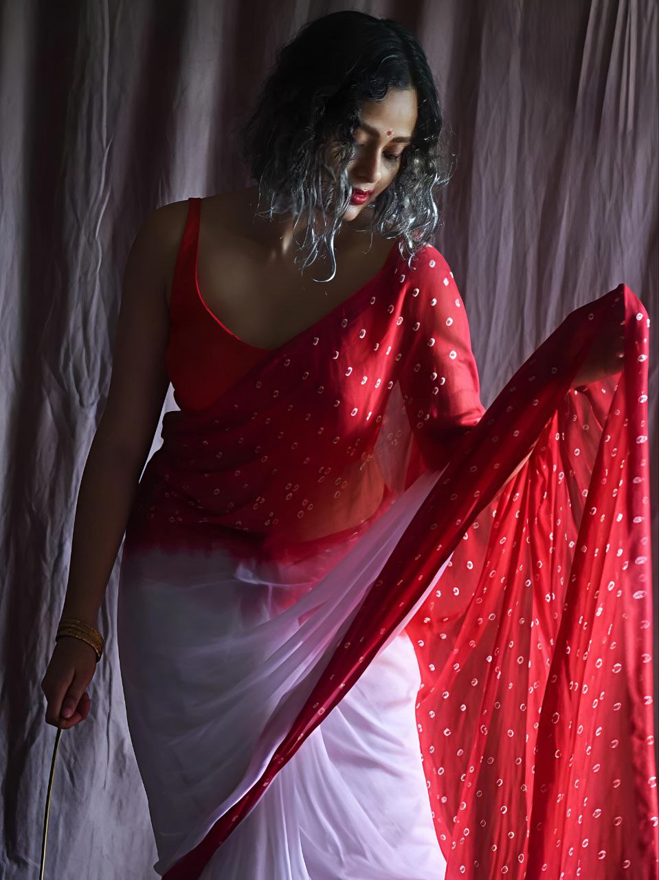 Red White Bandhani Dots Cotton Linen Saree with Tassel Border - Magnite (SE-1098)