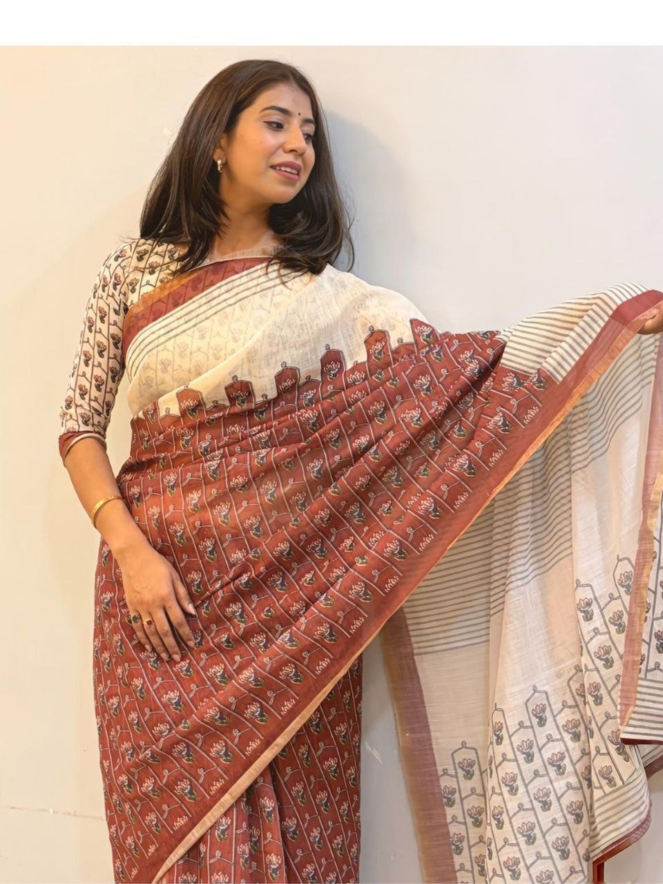 Red Cream Cotton Linen Floral Motif Saree with Blouse Piece  - Magnite (SE-1101)