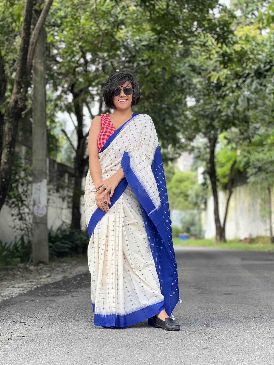 Off White Blue Border Cotton Linen Saree with Red Blouse - Magnite (SE-1113)