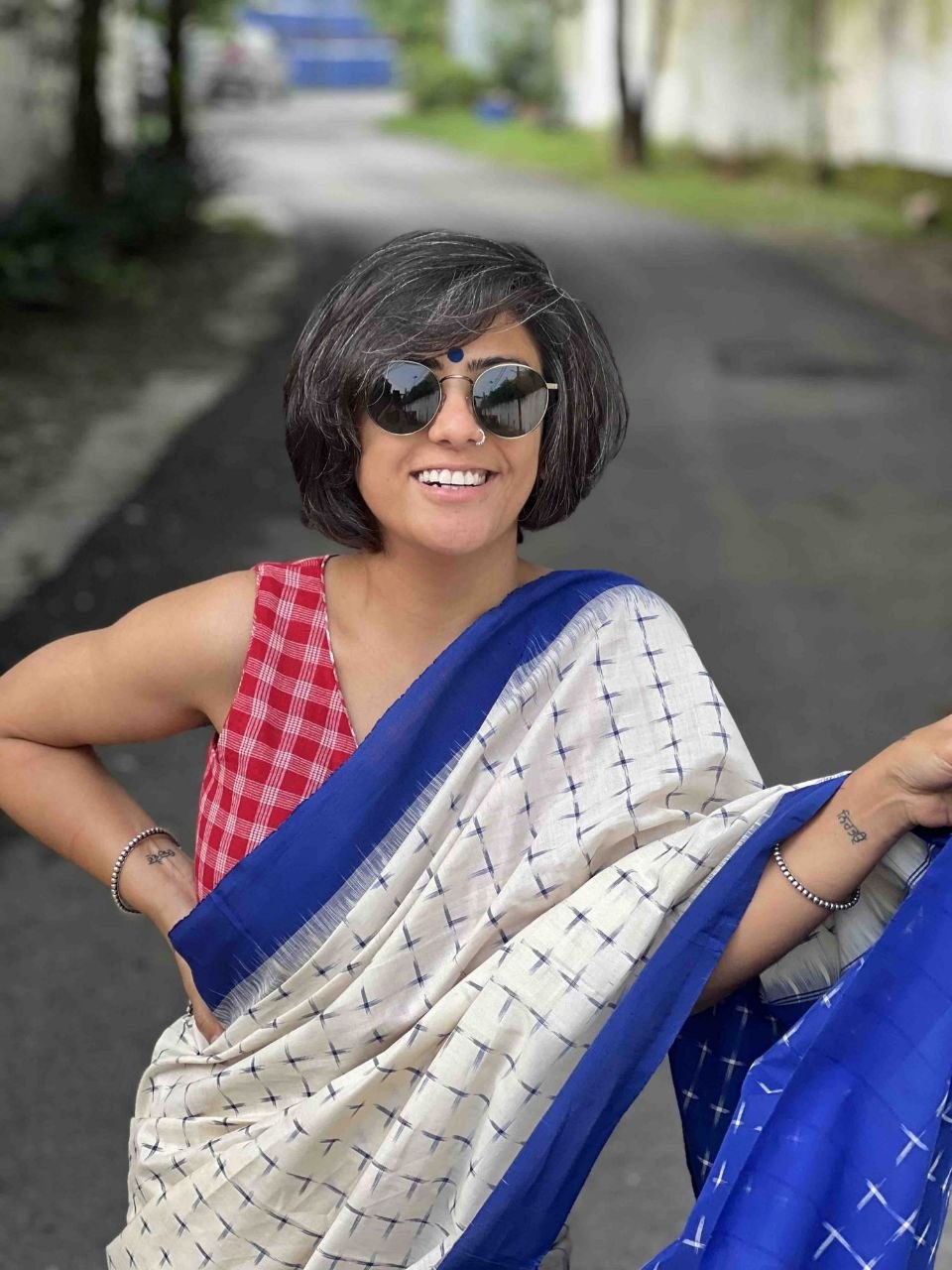 Off White Blue Border Cotton Linen Saree with Red Blouse - Magnite (SE-1113)